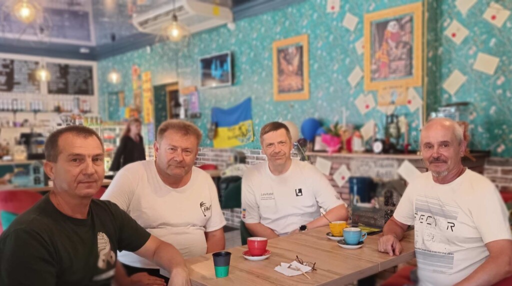 Петро Лисенко, Анатолій, Олексій та Василій.