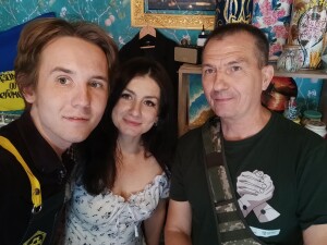 Знайомство в кав’ярні. Сергій Половинкін, Дарина Трач і Петро Лисенко;